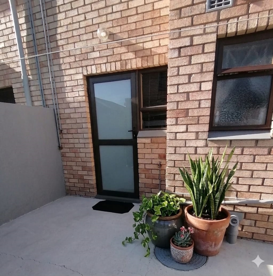 2 Bedroom Property for Sale in Beacon Bay Eastern Cape